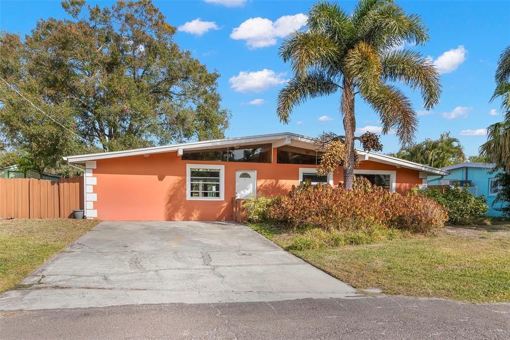 Active With Contract: $374,900 (3 beds, 3 baths, 1800 Square Feet)