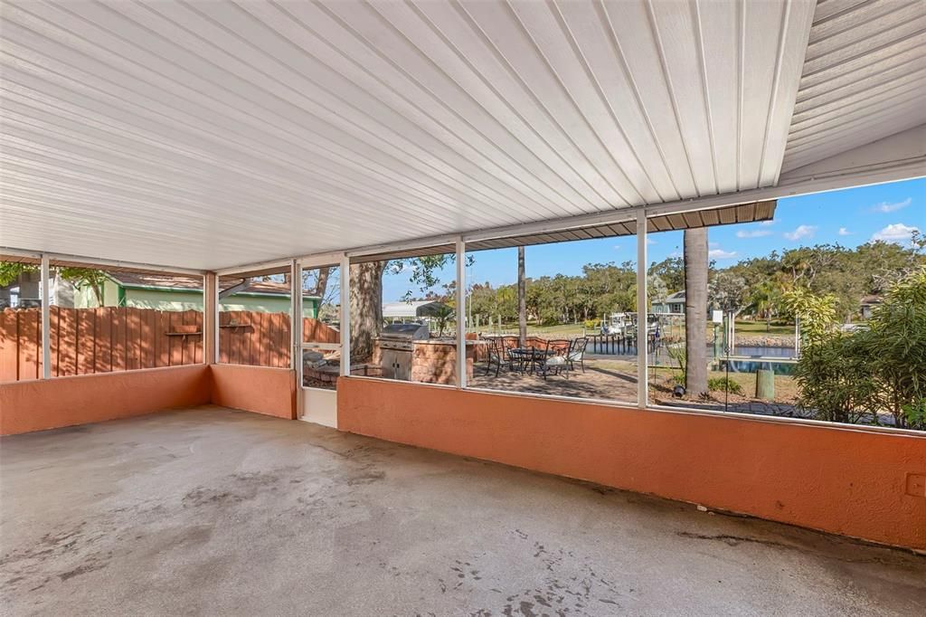 Active With Contract: $374,900 (3 beds, 3 baths, 1800 Square Feet)