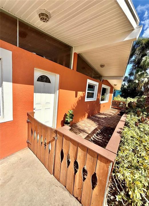 Active With Contract: $374,900 (3 beds, 3 baths, 1800 Square Feet)
