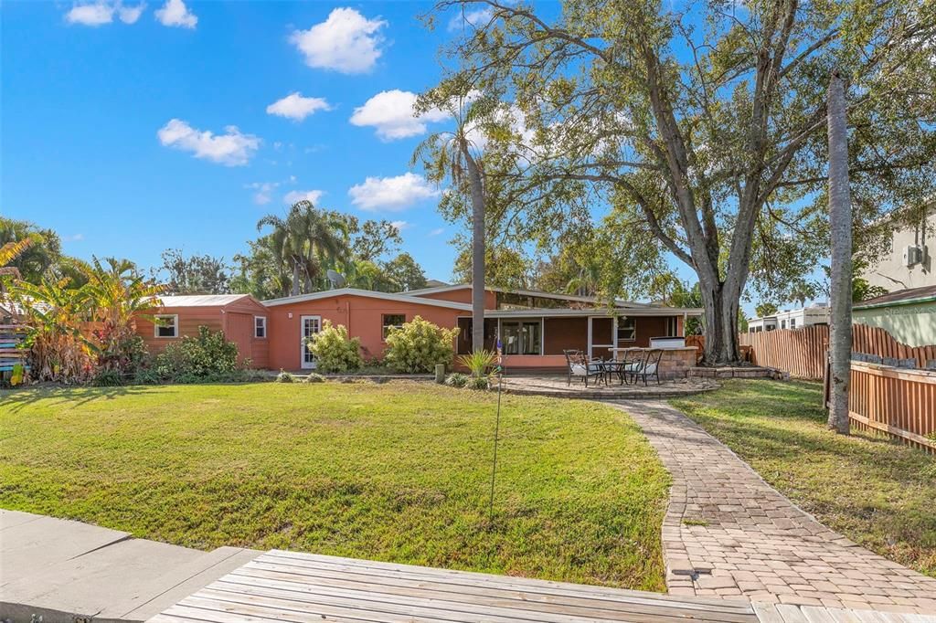 Active With Contract: $374,900 (3 beds, 3 baths, 1800 Square Feet)