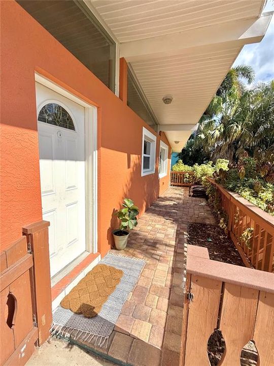 Active With Contract: $374,900 (3 beds, 3 baths, 1800 Square Feet)