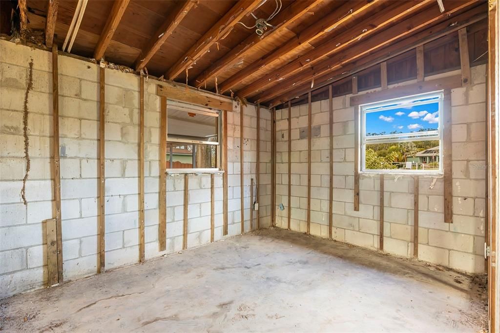 Active With Contract: $374,900 (3 beds, 3 baths, 1800 Square Feet)