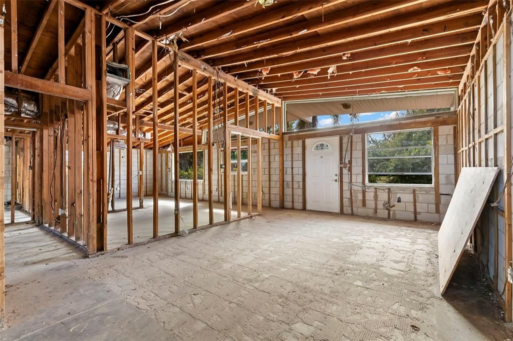 Active With Contract: $374,900 (3 beds, 3 baths, 1800 Square Feet)
