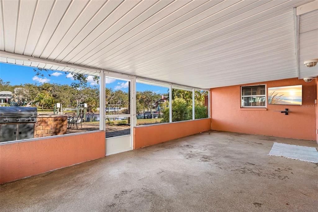 Active With Contract: $374,900 (3 beds, 3 baths, 1800 Square Feet)
