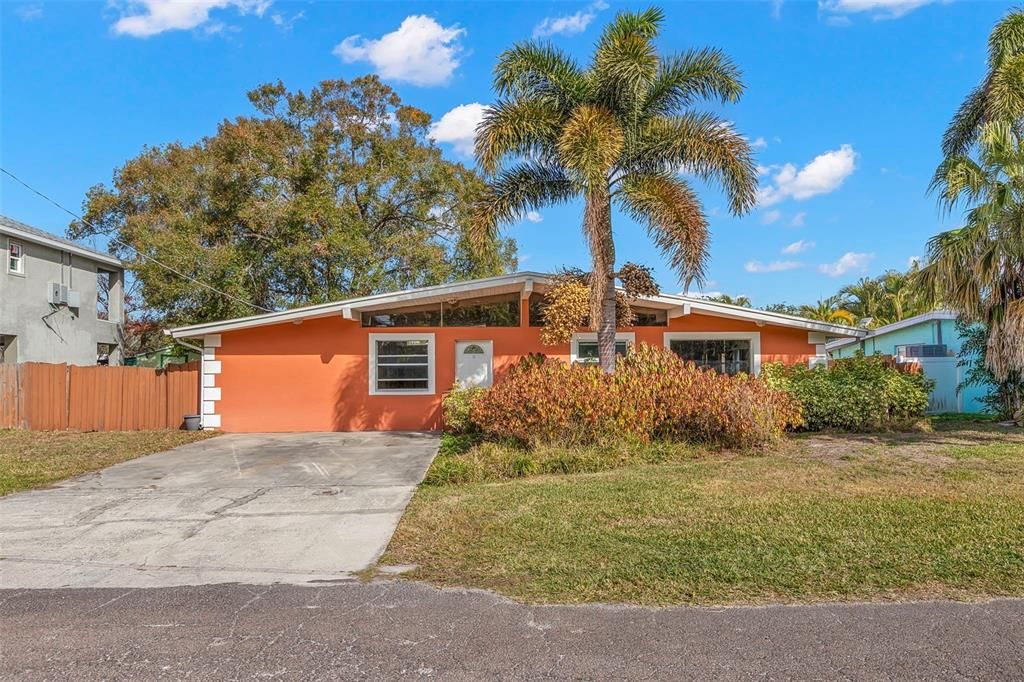 Active With Contract: $374,900 (3 beds, 3 baths, 1800 Square Feet)