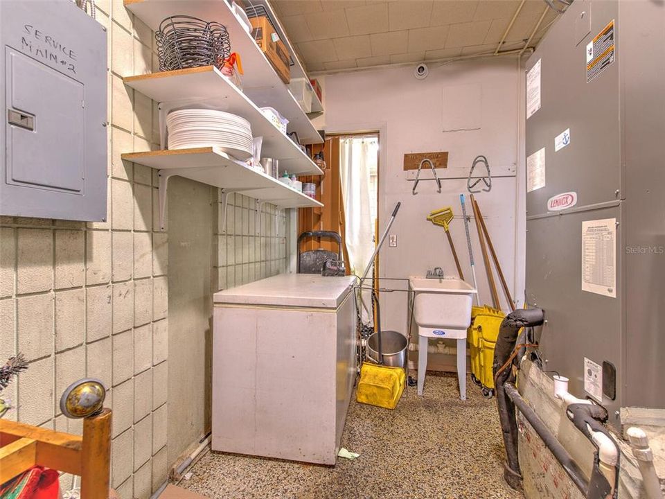 待售: $1,600,000 (0 贝兹, 0 浴室, 4181 平方英尺)