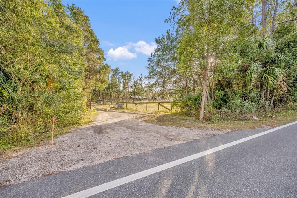 En Venta: $289,000 (1.99 acres)