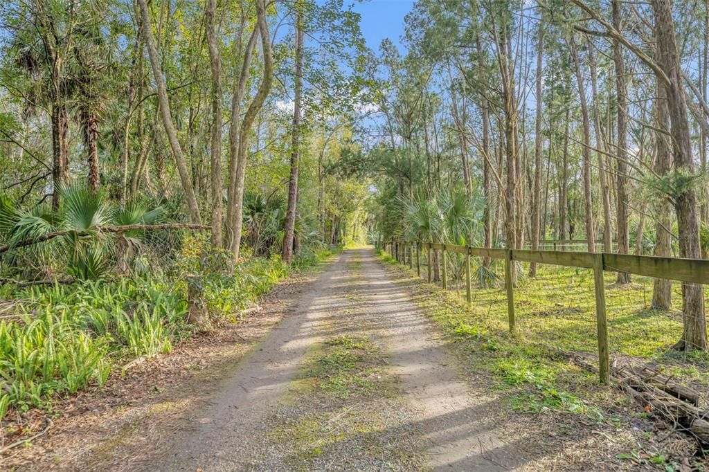 En Venta: $289,000 (1.99 acres)