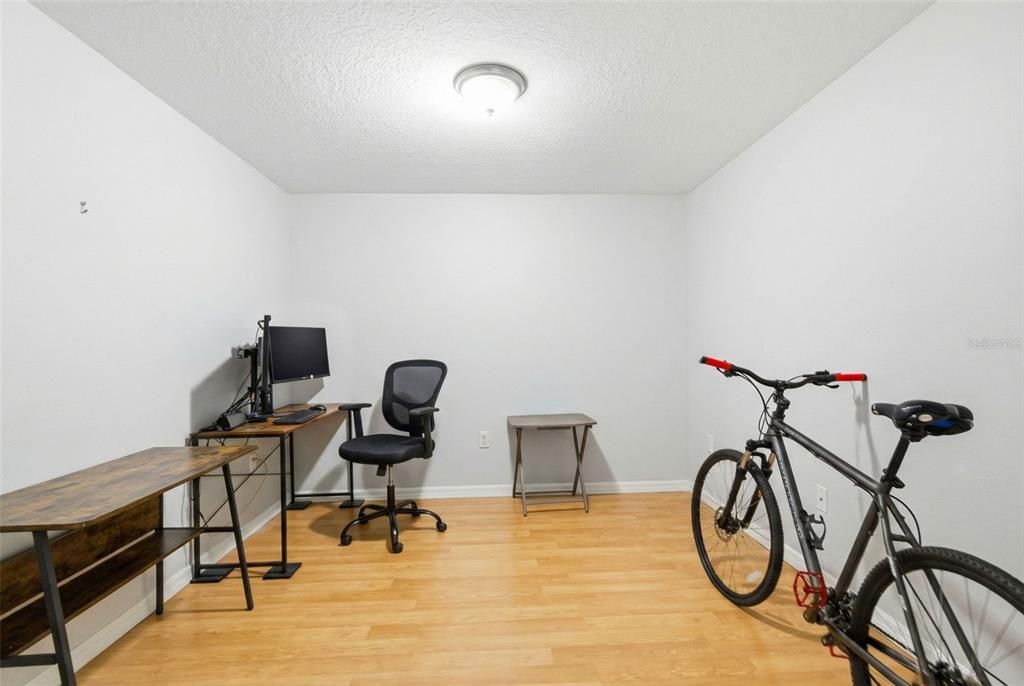 For Sale: $215,000 (2 beds, 3 baths, 1561 Square Feet)