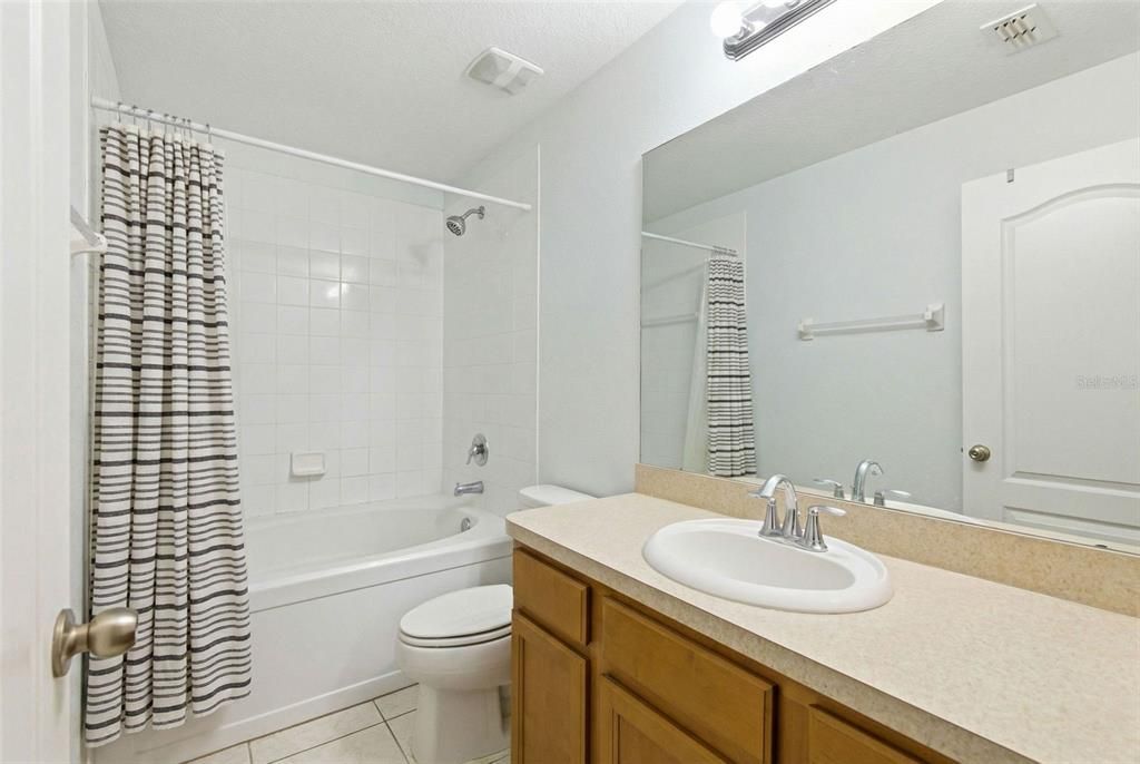 For Sale: $215,000 (2 beds, 3 baths, 1561 Square Feet)