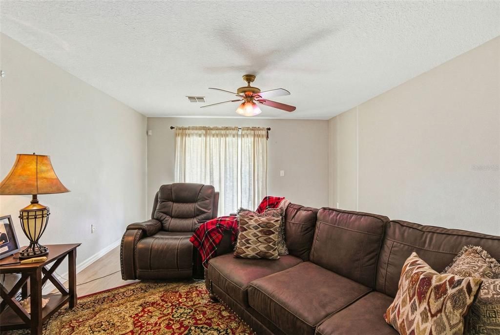 For Sale: $215,000 (2 beds, 3 baths, 1561 Square Feet)