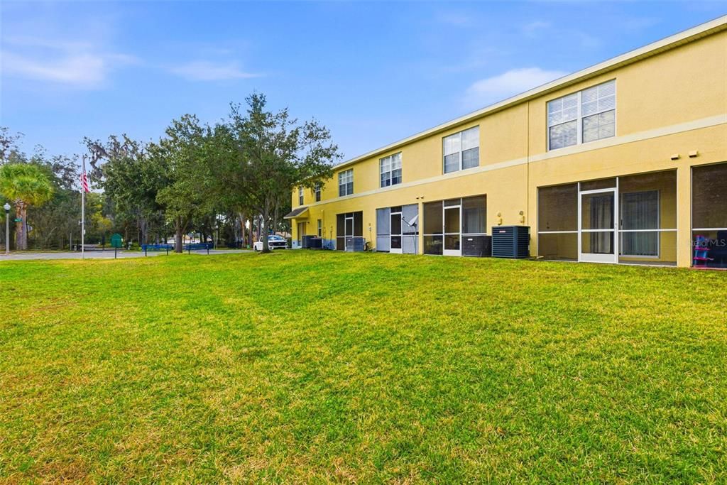For Sale: $215,000 (2 beds, 3 baths, 1561 Square Feet)