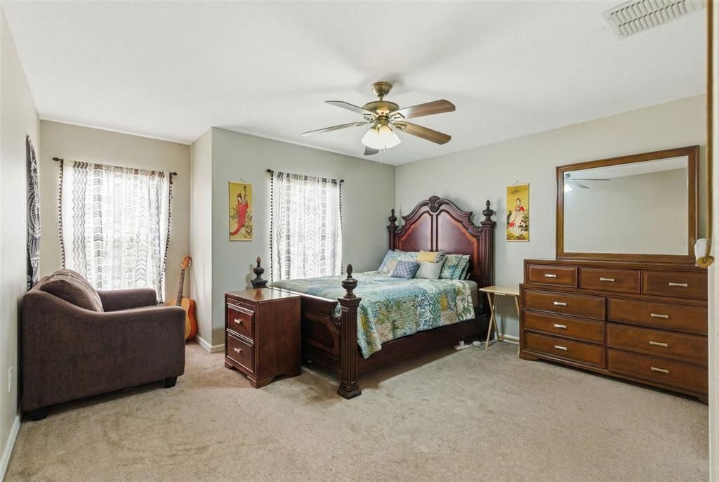 For Sale: $215,000 (2 beds, 3 baths, 1561 Square Feet)