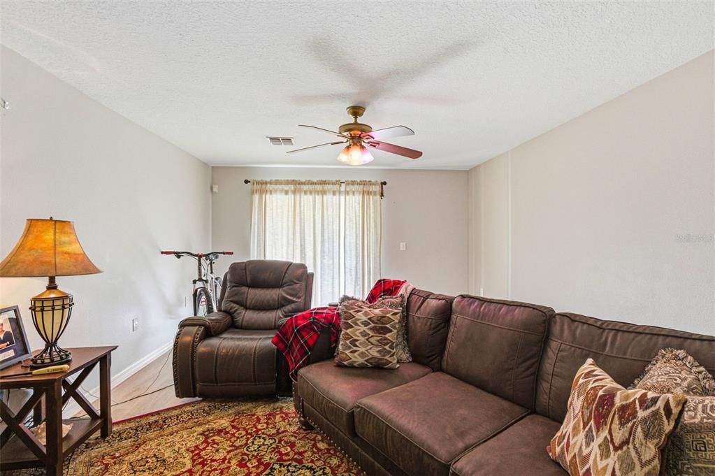 For Sale: $215,000 (2 beds, 3 baths, 1561 Square Feet)