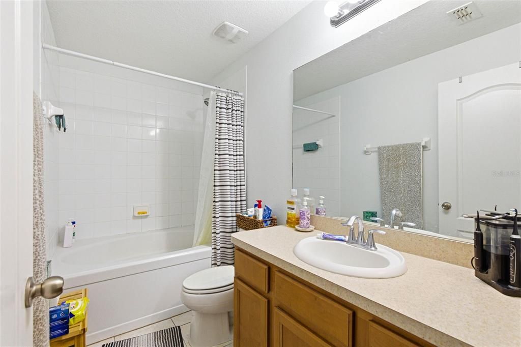 For Sale: $215,000 (2 beds, 3 baths, 1561 Square Feet)