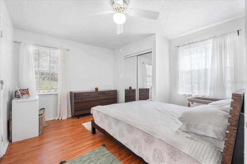 Под контрактом: $179,900 (3 спален, 3 ванн, 1198 Квадратных фут)