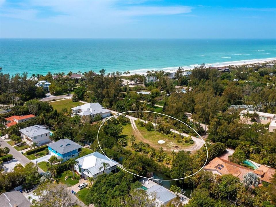 待售: $2,000,000 (0.90 acres)