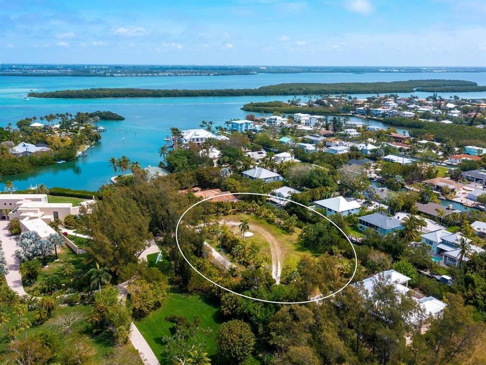 待售: $2,000,000 (0.90 acres)