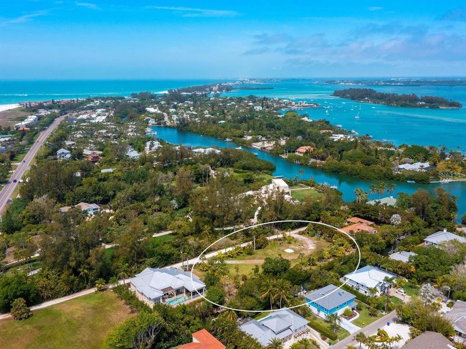 待售: $2,000,000 (0.90 acres)