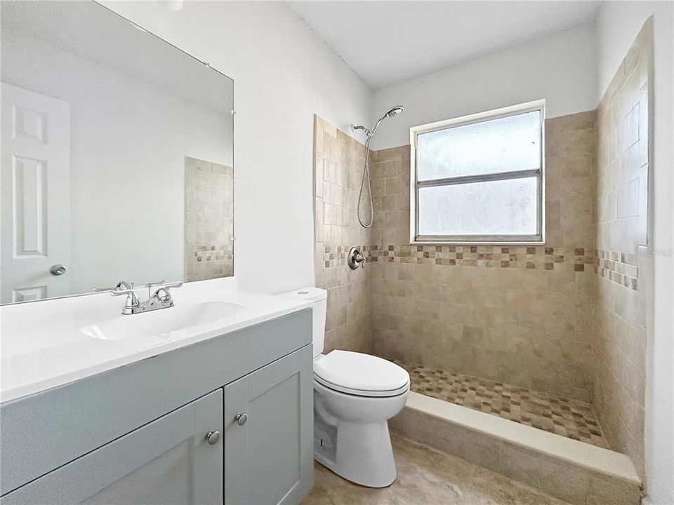 Activo con contrato: $229,000 (3 camas, 1 baños, 1048 Pies cuadrados)