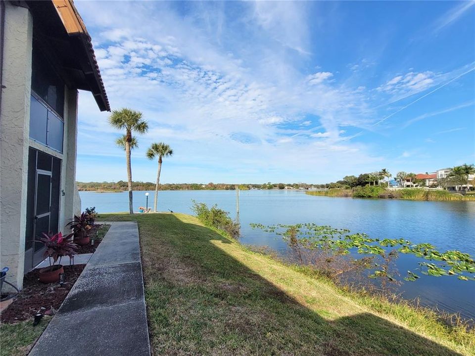 For Sale: $267,000 (1 beds, 1 baths, 700 Square Feet)