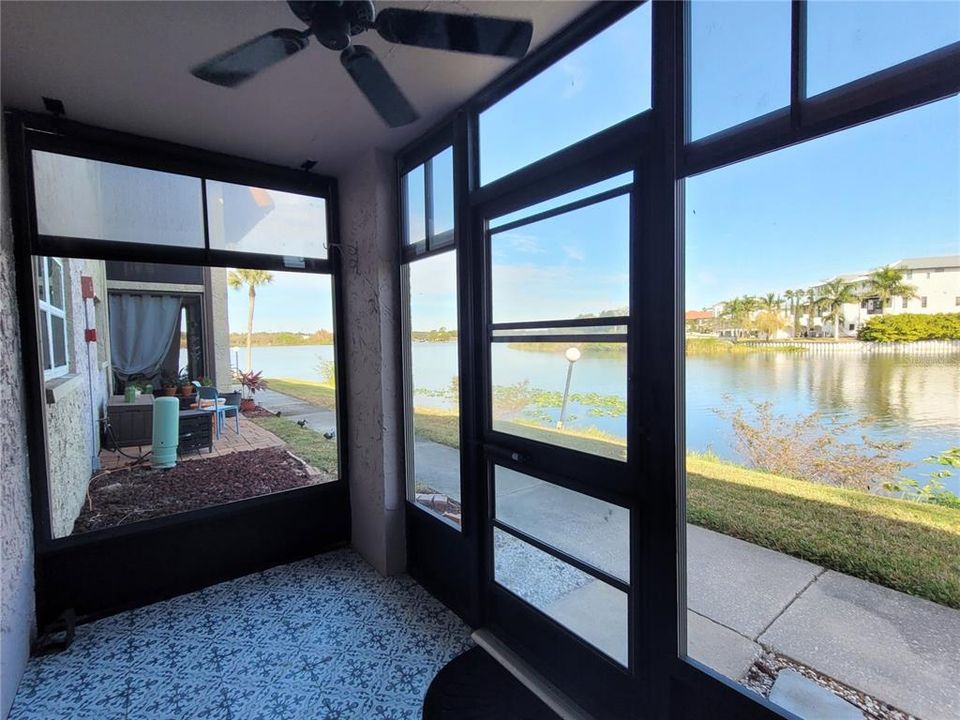 For Sale: $267,000 (1 beds, 1 baths, 700 Square Feet)