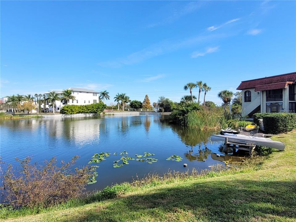 For Sale: $267,000 (1 beds, 1 baths, 700 Square Feet)
