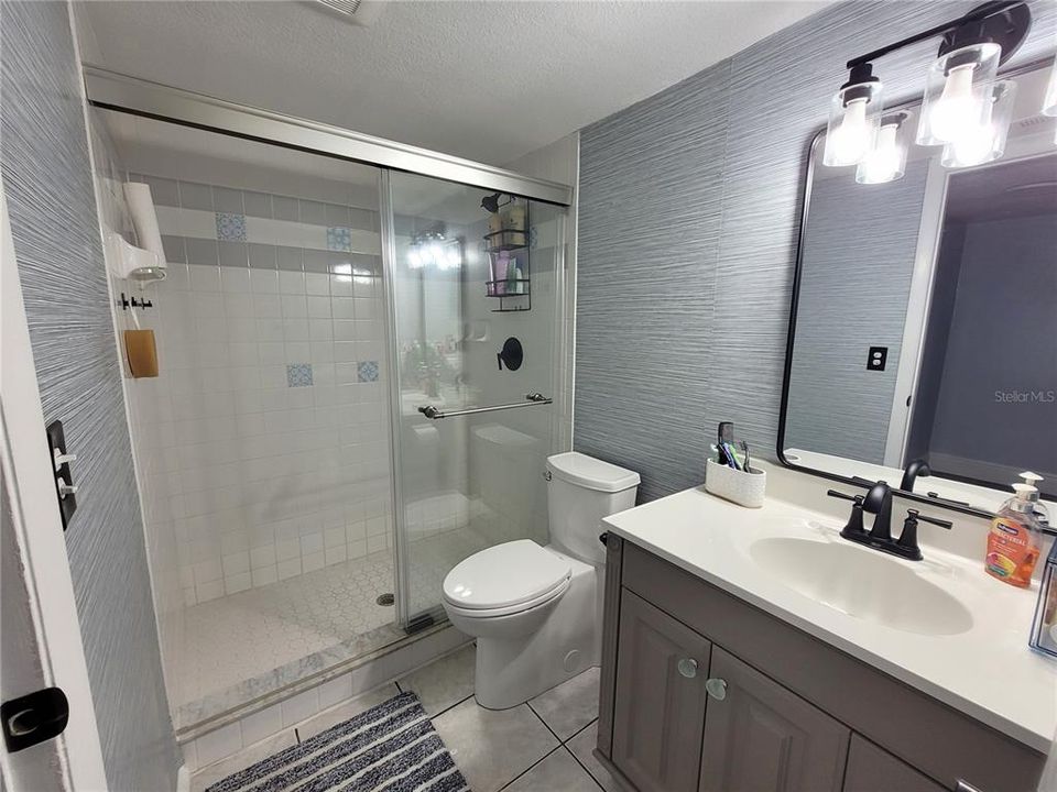 For Sale: $267,000 (1 beds, 1 baths, 700 Square Feet)