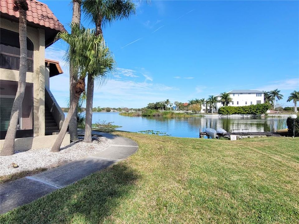 For Sale: $267,000 (1 beds, 1 baths, 700 Square Feet)