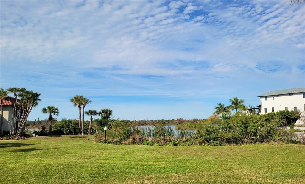 For Sale: $267,000 (1 beds, 1 baths, 700 Square Feet)