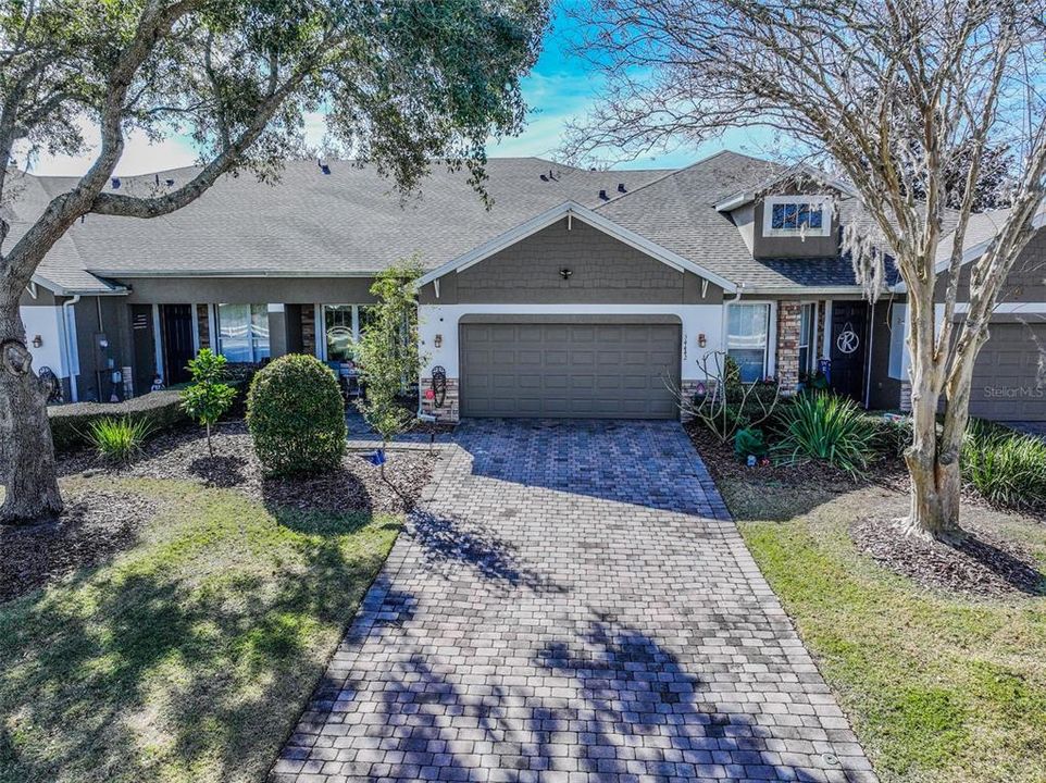 For Sale: $360,000 (3 beds, 3 baths, 2087 Square Feet)