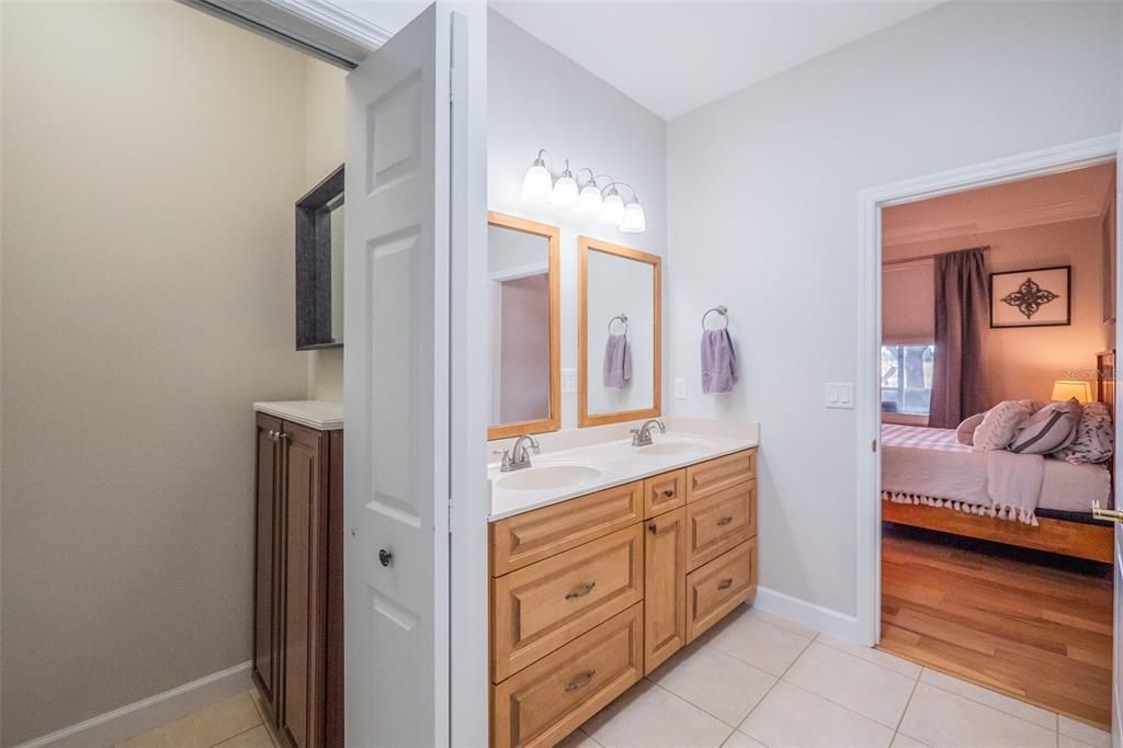 For Sale: $360,000 (3 beds, 3 baths, 2087 Square Feet)