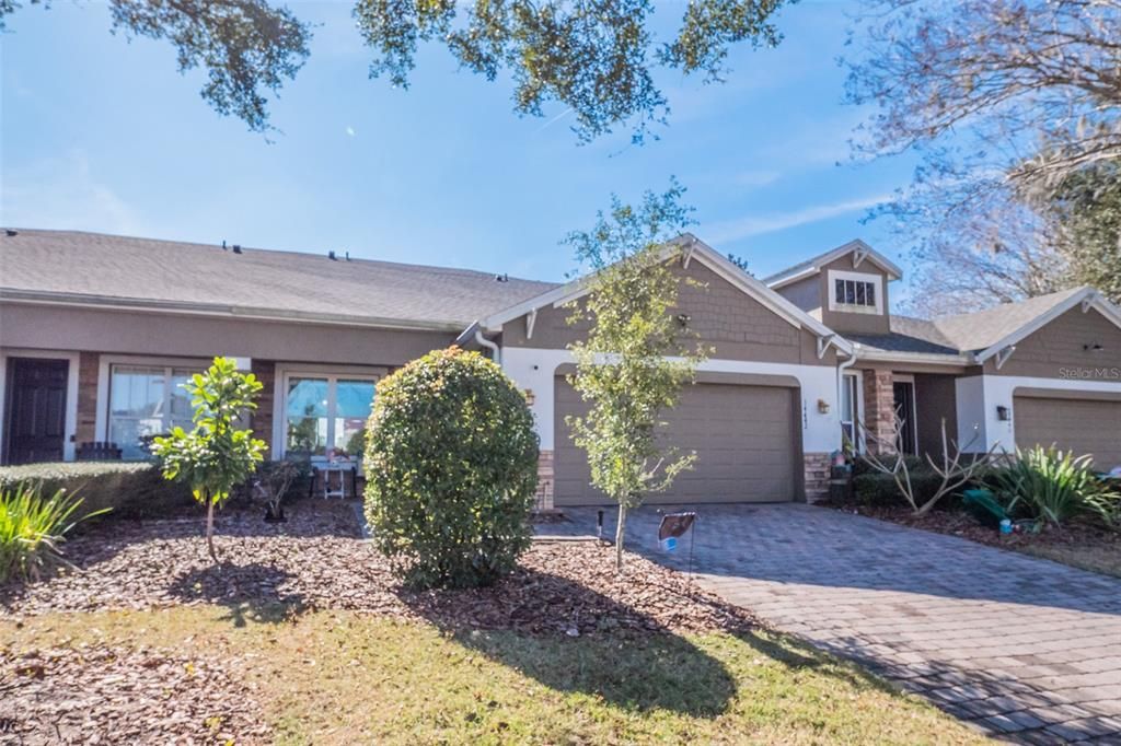 For Sale: $360,000 (3 beds, 3 baths, 2087 Square Feet)
