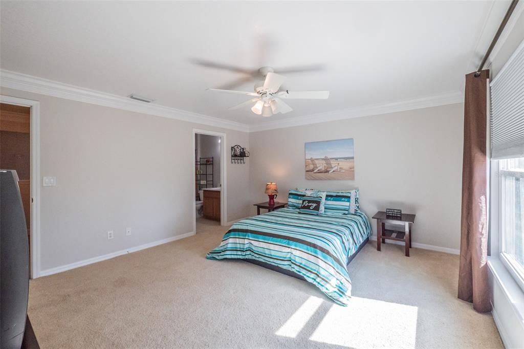 For Sale: $360,000 (3 beds, 3 baths, 2087 Square Feet)