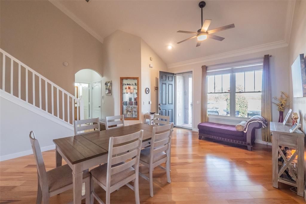For Sale: $360,000 (3 beds, 3 baths, 2087 Square Feet)