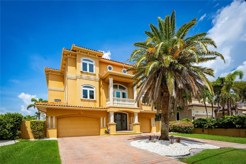 На продажу: $3,900,000 (5 спален, 4 ванн, 4571 Квадратных фут)