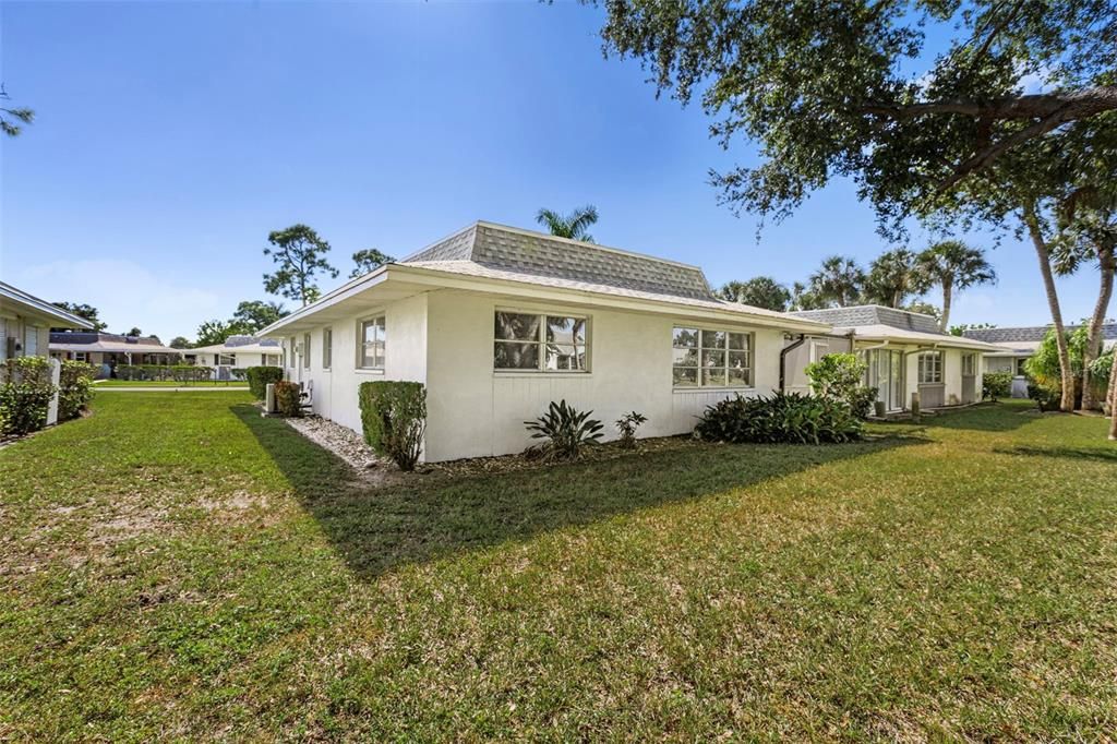 For Sale: $144,900 (2 beds, 2 baths, 1151 Square Feet)