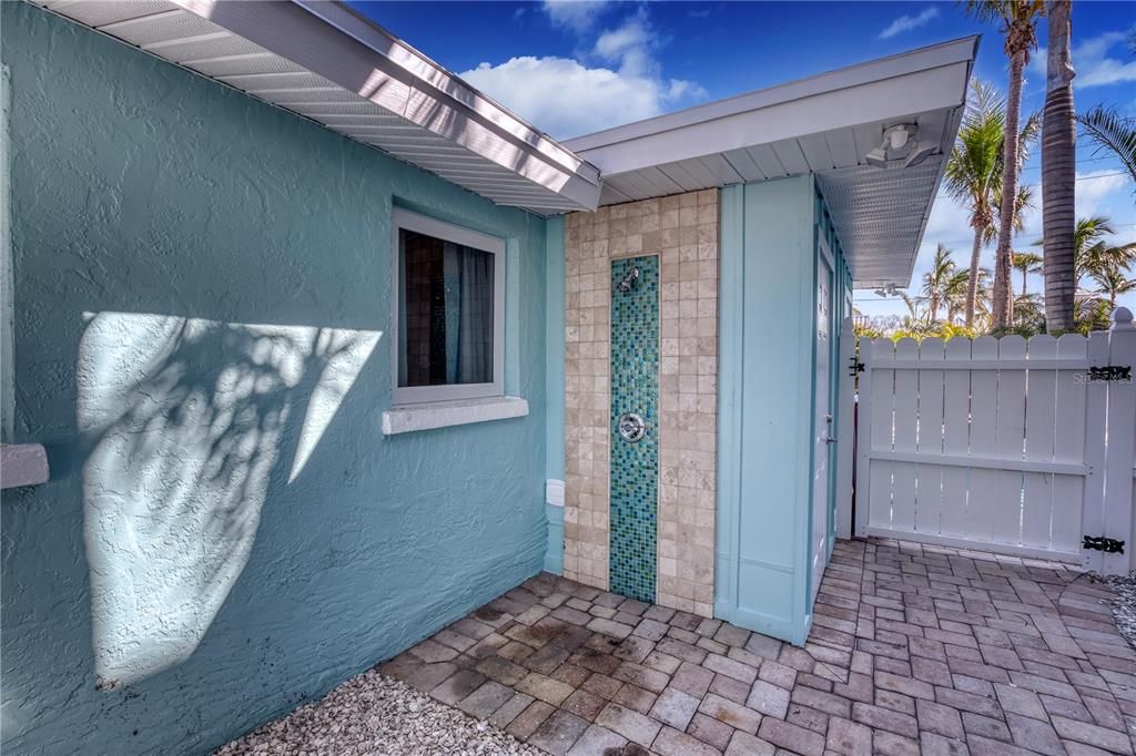 En Venta: $1,399,000 (4 camas, 0 baños, 1500 Pies cuadrados)