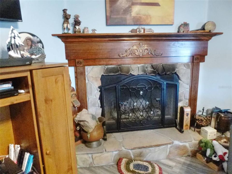 For Sale: $392,000 (3 beds, 2 baths, 1903 Square Feet)