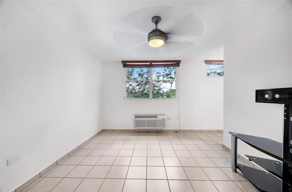 В аренду: $1,900 (3 спален, 2 ванн, 1200 Квадратных фут)