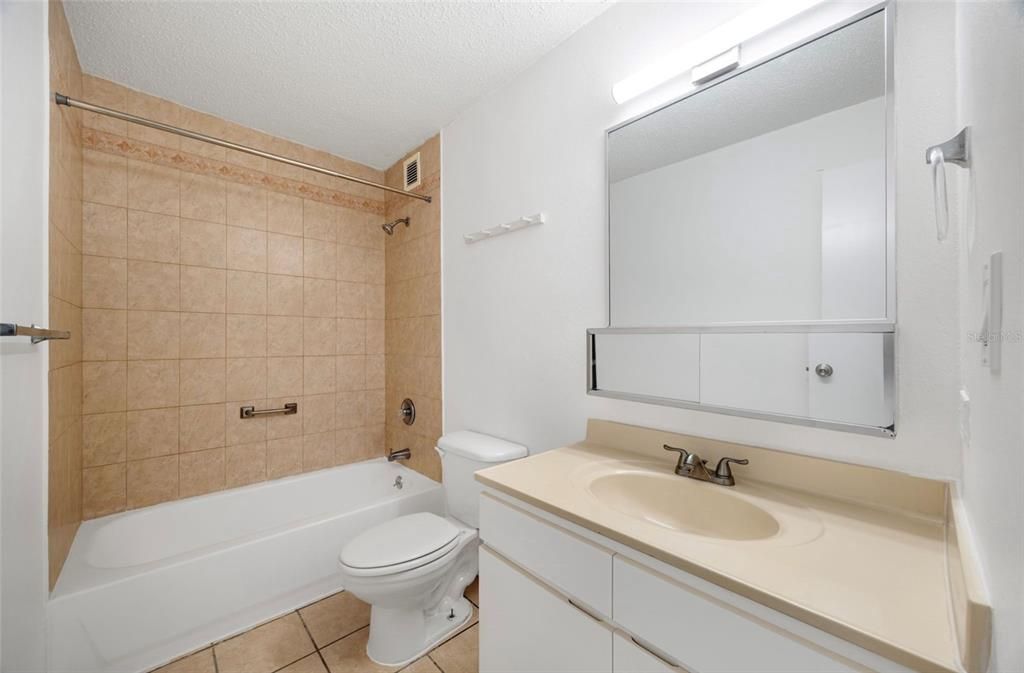 В аренду: $1,900 (3 спален, 2 ванн, 1200 Квадратных фут)