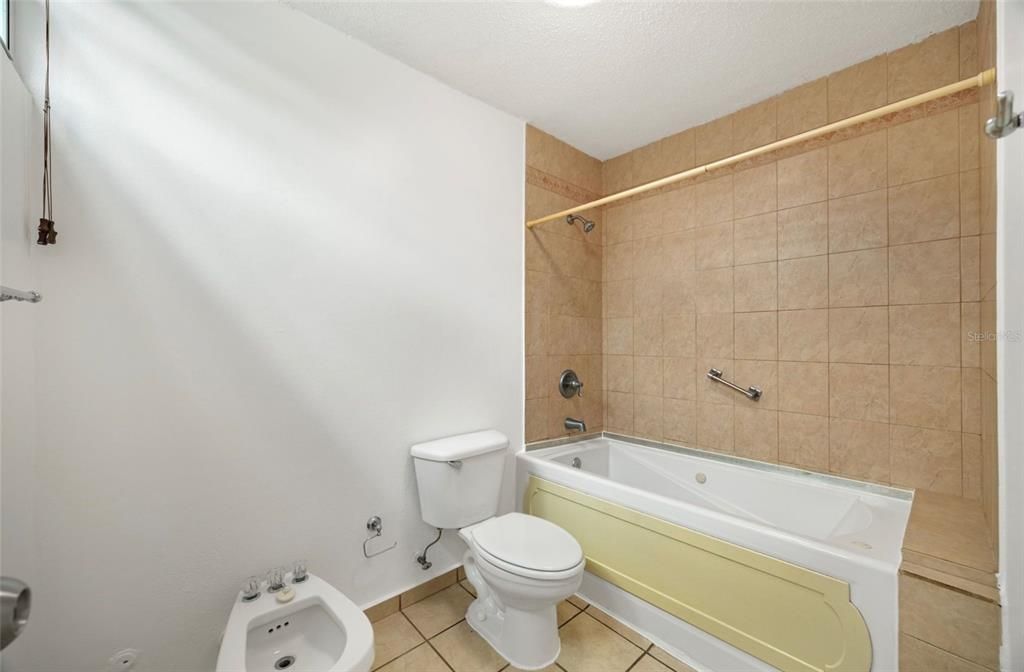 В аренду: $1,900 (3 спален, 2 ванн, 1200 Квадратных фут)