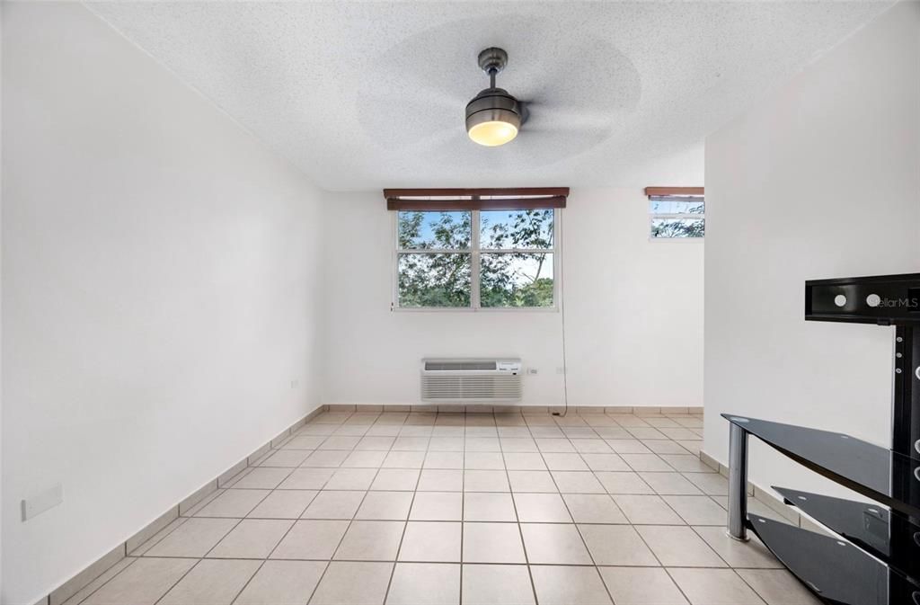 В аренду: $1,900 (3 спален, 2 ванн, 1200 Квадратных фут)