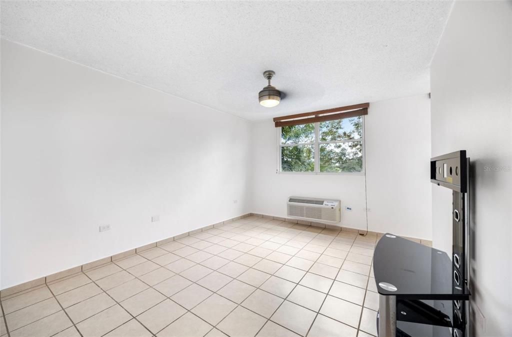 В аренду: $1,900 (3 спален, 2 ванн, 1200 Квадратных фут)