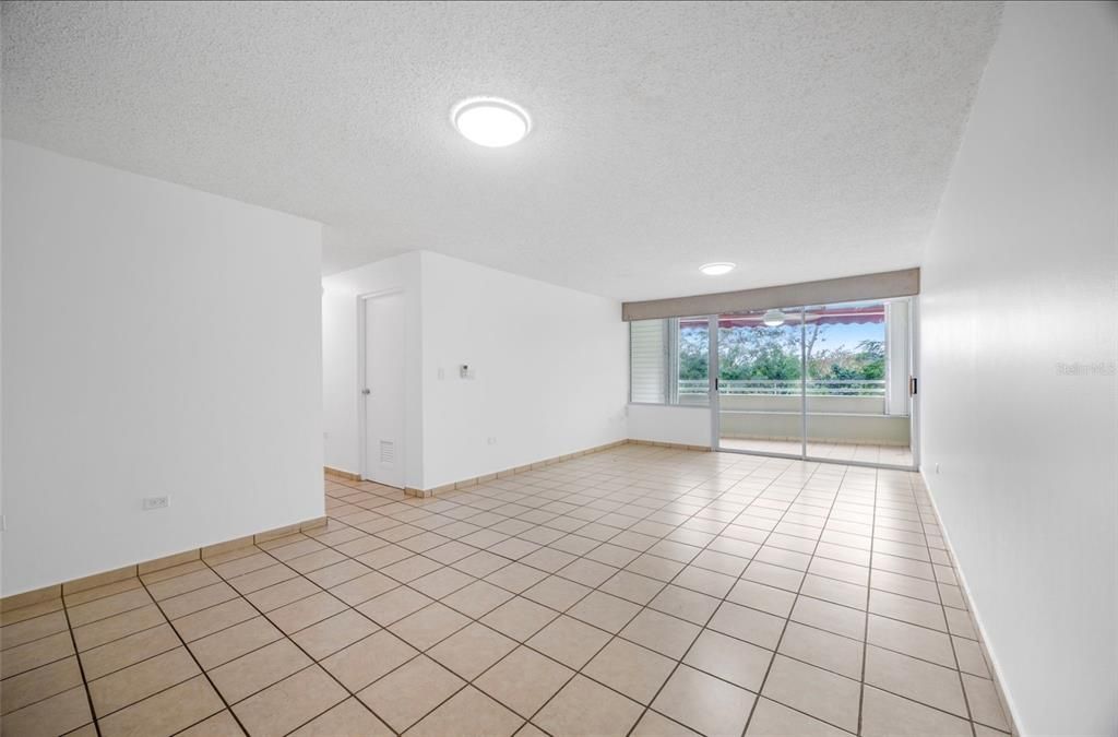 В аренду: $1,900 (3 спален, 2 ванн, 1200 Квадратных фут)