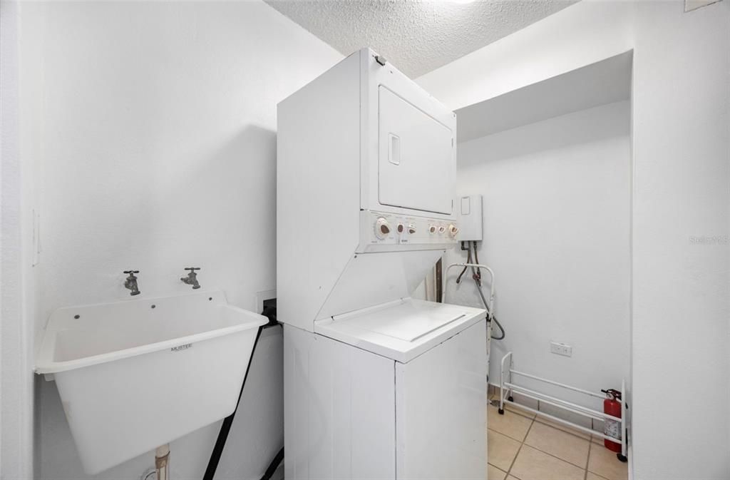 В аренду: $1,900 (3 спален, 2 ванн, 1200 Квадратных фут)