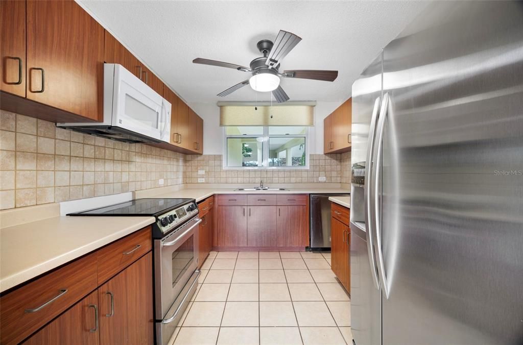 В аренду: $1,900 (3 спален, 2 ванн, 1200 Квадратных фут)