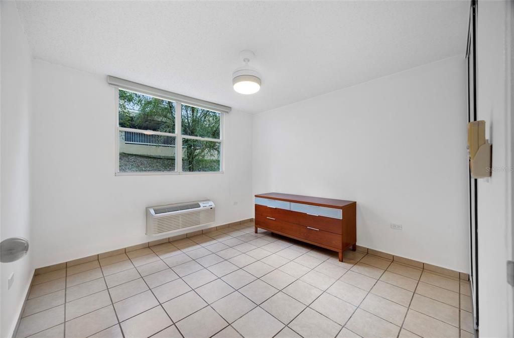 В аренду: $1,900 (3 спален, 2 ванн, 1200 Квадратных фут)