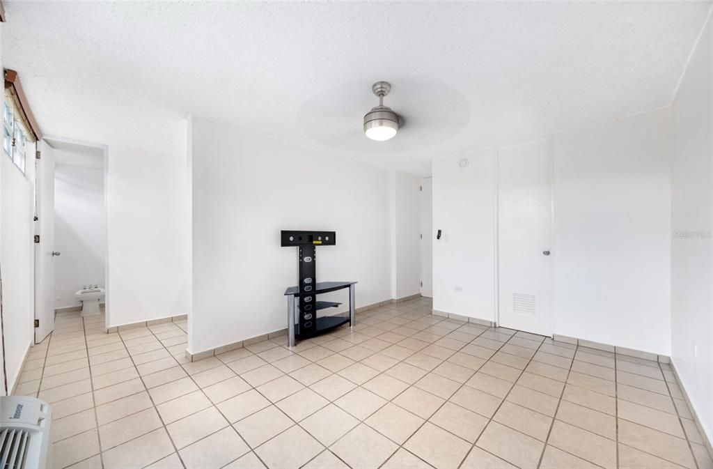 В аренду: $1,900 (3 спален, 2 ванн, 1200 Квадратных фут)