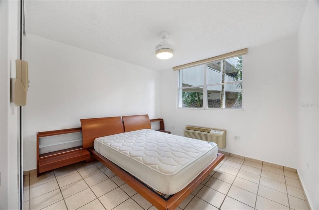 В аренду: $1,900 (3 спален, 2 ванн, 1200 Квадратных фут)